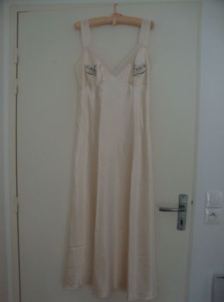 Chemise de nuit ancienne  T42/44 satinée