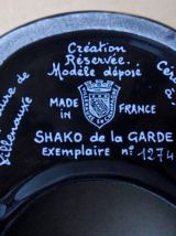  SHAKO DE LA GARDE cendrier en  porcelaine 