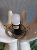 lampe mains en céramique blanche et globes en opaline