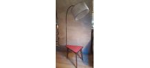 lampadaire tripode a tablette formica  1960  pied chene  tre