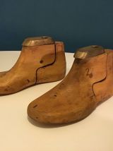 PAIRES DE FORMES CHAUSSURES ENFANTS 