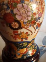 lampe asiatique  richement decorer 1960    tres belle 54x30 