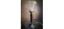 lampe tulipe; verre depoli  tres elegante  et pied bronze la