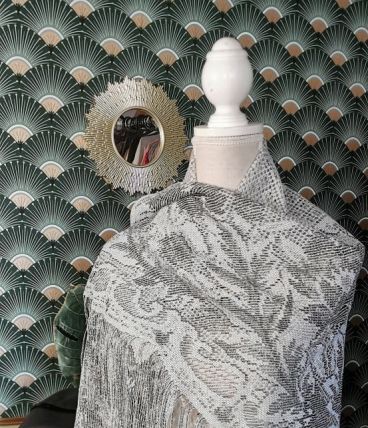 Châle gris perle et fils dorés style 30s 