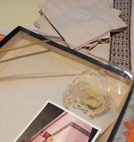 Linge de table 1 nappe + 8 serviettes 