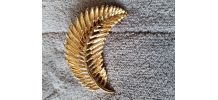 Broche dorée forme feuille