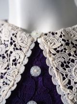Robe mini en dentelle violette col Claudine Mod vintage 60's