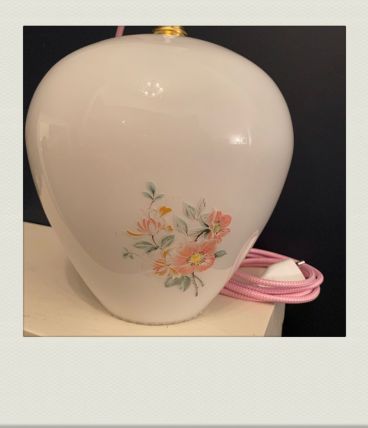 Balladeuse verre blanc, motifs délicats roses et feuillage