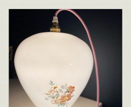 Balladeuse verre blanc, motifs délicats roses et feuillage