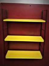 etagere string armature black  et plateaux metal jaune titi 