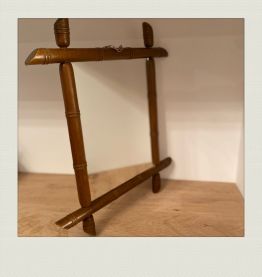 Miroir en bois, sculpté pour imiter le bambou