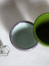 Lot de trois petits pots de fleurs plus boite verre