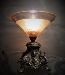 petite  lampe en regule doré  1930 a 40  avec inter ,et  ver
