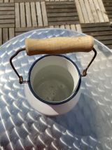 Pot à lait ancien émaillé sans couvercle 
