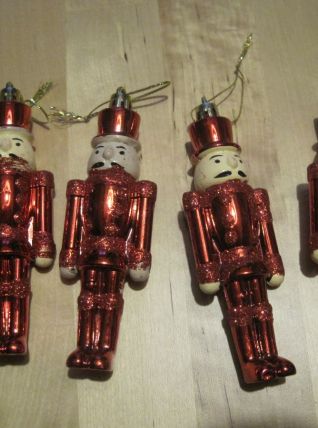 4 figurines de noël 12.50 cm  en pastique dur  rééditions