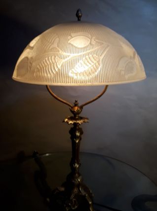 lampe bronze doré  abat jour verre epais 8ml  motif fleural 