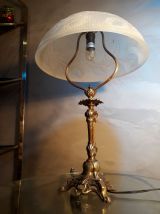 lampe bronze doré  abat jour verre epais 8ml  motif fleural 