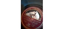 Ancien gramophone  la voix de son maitre avec pavillon en la