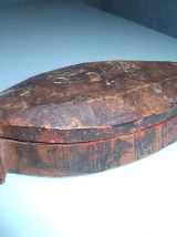 Ancienne boite à fard culturelle africaine