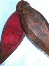 Ancienne boite à fard culturelle africaine