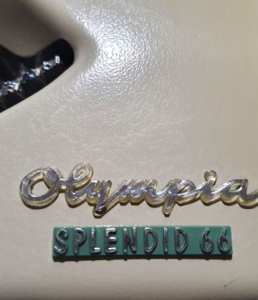 Machine à écrire Olympia