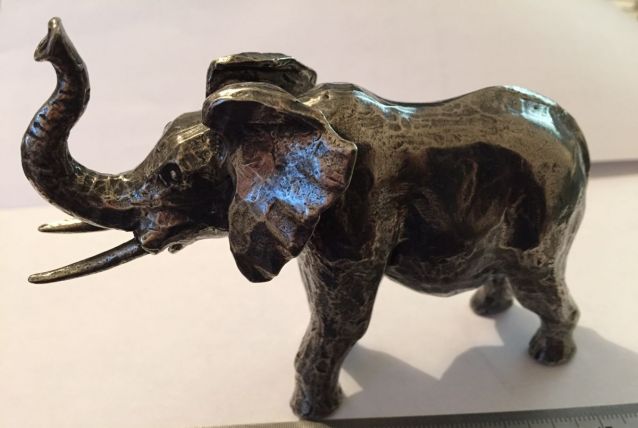 Statuette éléphant étain