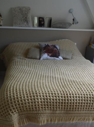 DESSUS DE LIT
