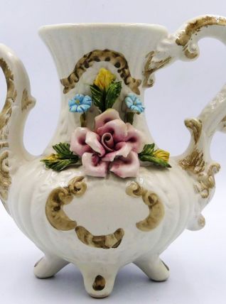 Vase en porcelaine en forme de cafetiére- Capodimonte