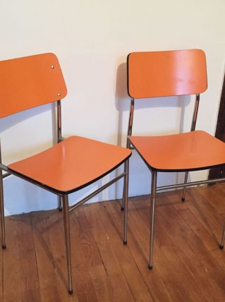 Chaises en formica orange