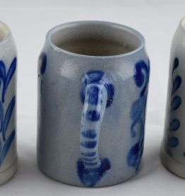 Lot de 3 chopes en grès d'Alsace décor bleu