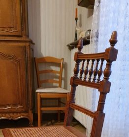 4 Chaises en bois et cannage, 