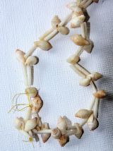 Collier de coquillages cauris. Vintage origine Afrique.