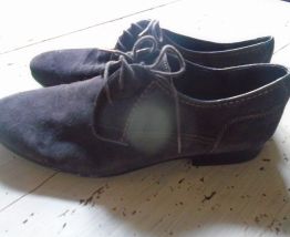 Chaussure en daim marron