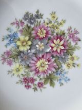 Série de 8 assiettes creuses  - en porcelaine
