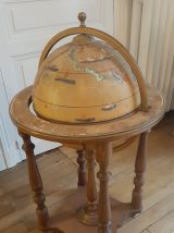 Bar globe terrestre