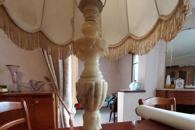 Pied de lampe en albatre véritable