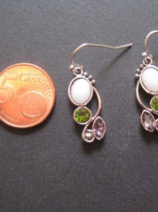 Boucles d'oreilles pendantes Boucles d'oreilles pendantes, a