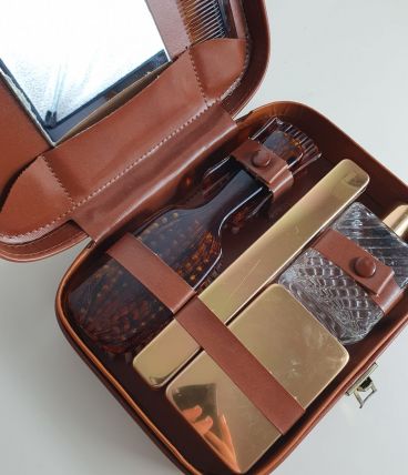 TROUSSE DE TOILETTE