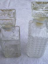 lot de 2 anciens flaçons en  verre , vintage