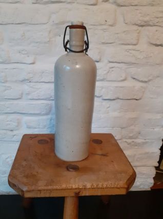 Bouteil en gres.