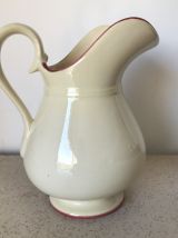 pichet en porcelaine