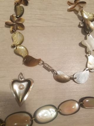 Parure bijoux nacre.
