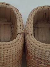 Ancienne petite paire de sabots en rotin 