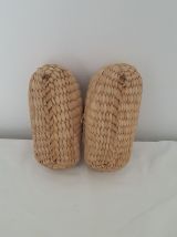 Ancienne petite paire de sabots en rotin 