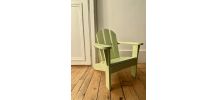 Petit fauteuil en bois pour enfant