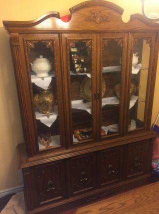 Ensemble vintage de salle à manger et armoire en bois massif