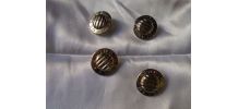 4 boutons Céline