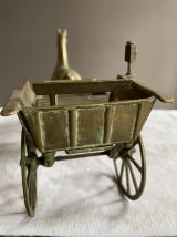 Cheval et charrette en laiton 
