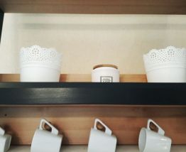 Étagère en bois relookée 