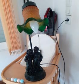 Belle lampe tulipe-avec personnages en résine  H10cm + chiot